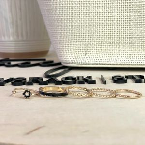 NWT Black Flower 5-Ring set
